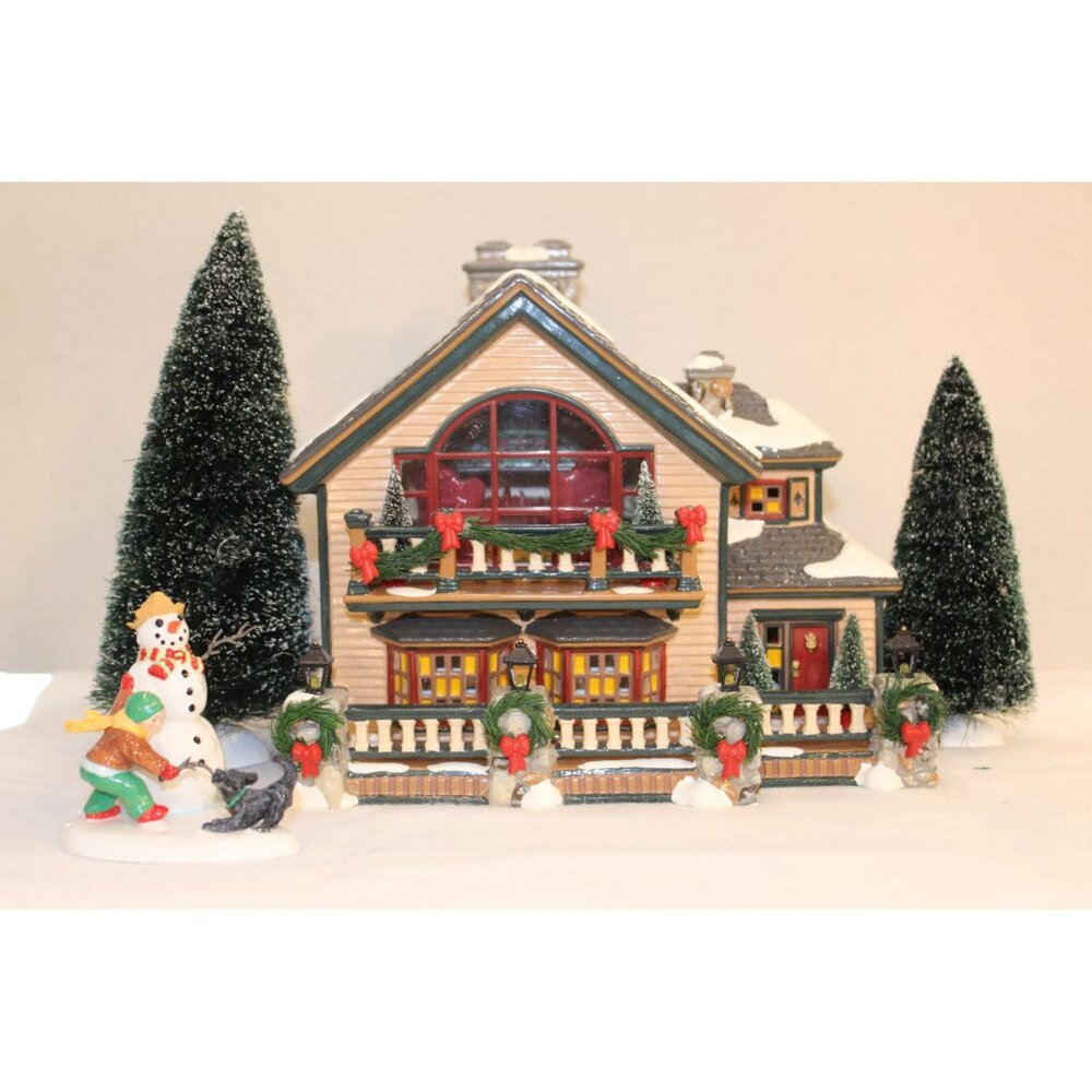 Dept 56 Snow Village - Christmas Lake Chalet Gift Set